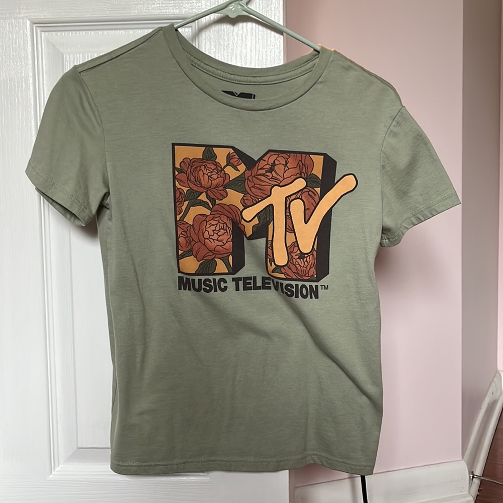 MTV tee size xs